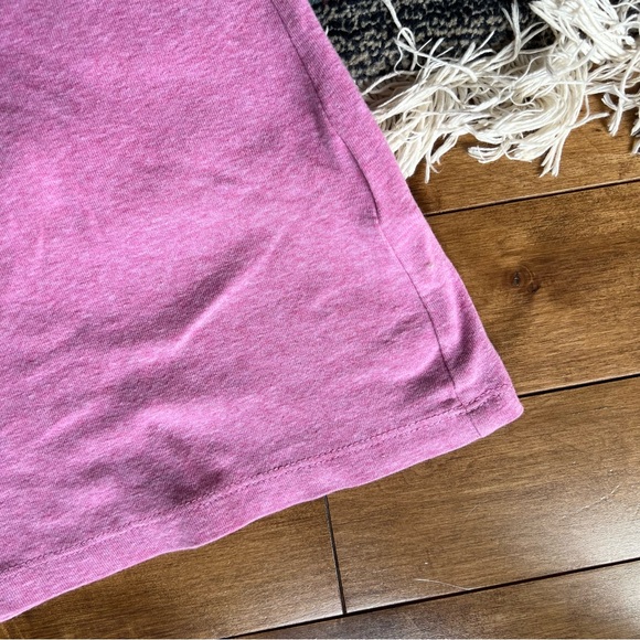 ✨3/15$ Pink tshirt, Denver Hayes - Picture 2 of 4